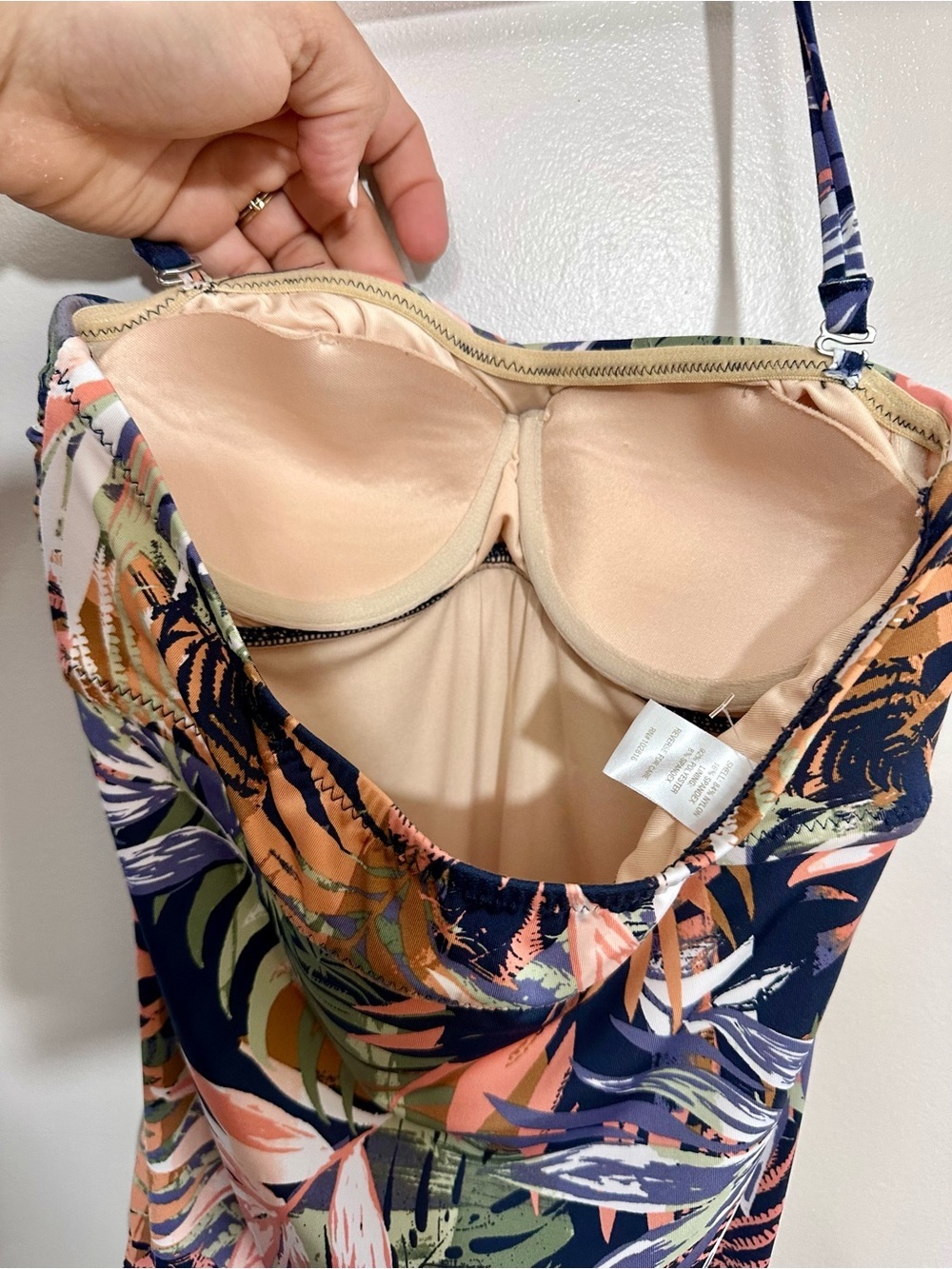 Garnet Hill Ruched Bandeau One-Piece Swimsuit Size 2 - Picture 8 of 12